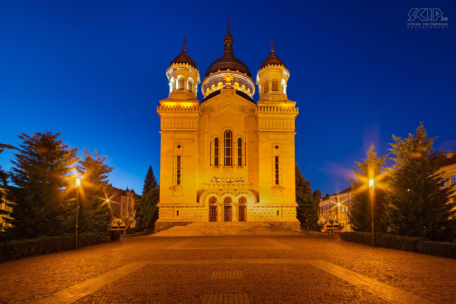 Cluj-Napoca - Orthodoxe kerk De Dormition van de Theotokos-kathedraal (Roemeens: Catedrala Adormirea Maicii Domnului) is de beroemdste Roemeens-orthodoxe kerk van Cluj-Napoca. De kerk werd gebouwd tussen 1923 en 1933. Stefan Cruysberghs